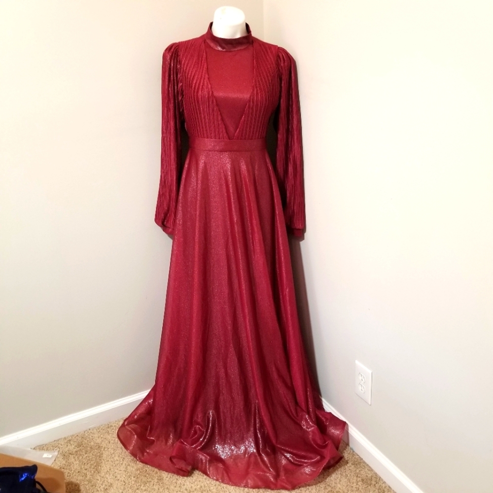 Sz EU 40 (fits 6-8ish) Piennar Burgundy/Silver Metallic Modest Gown Dress